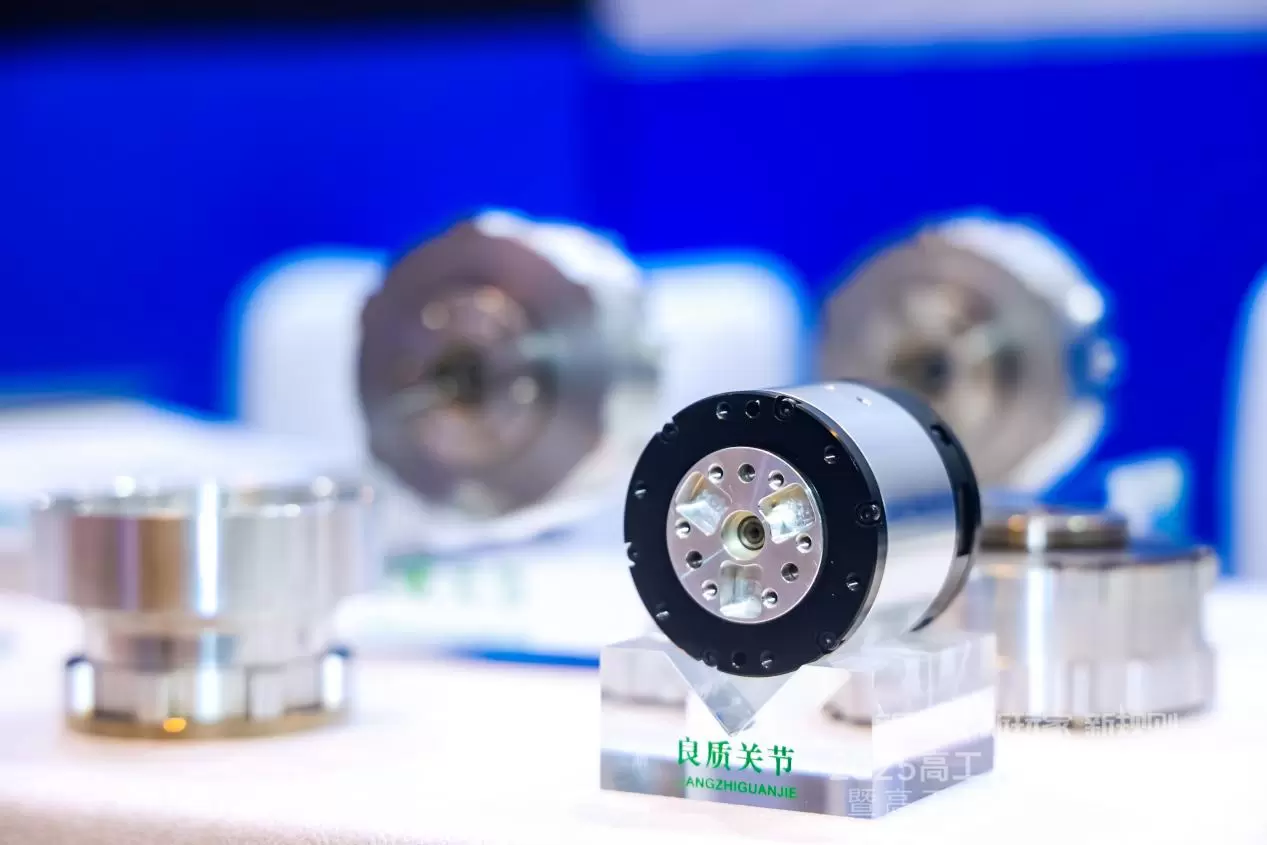 Ханчжоу, производитель шарнирных модулей для человекоподобных роботов.